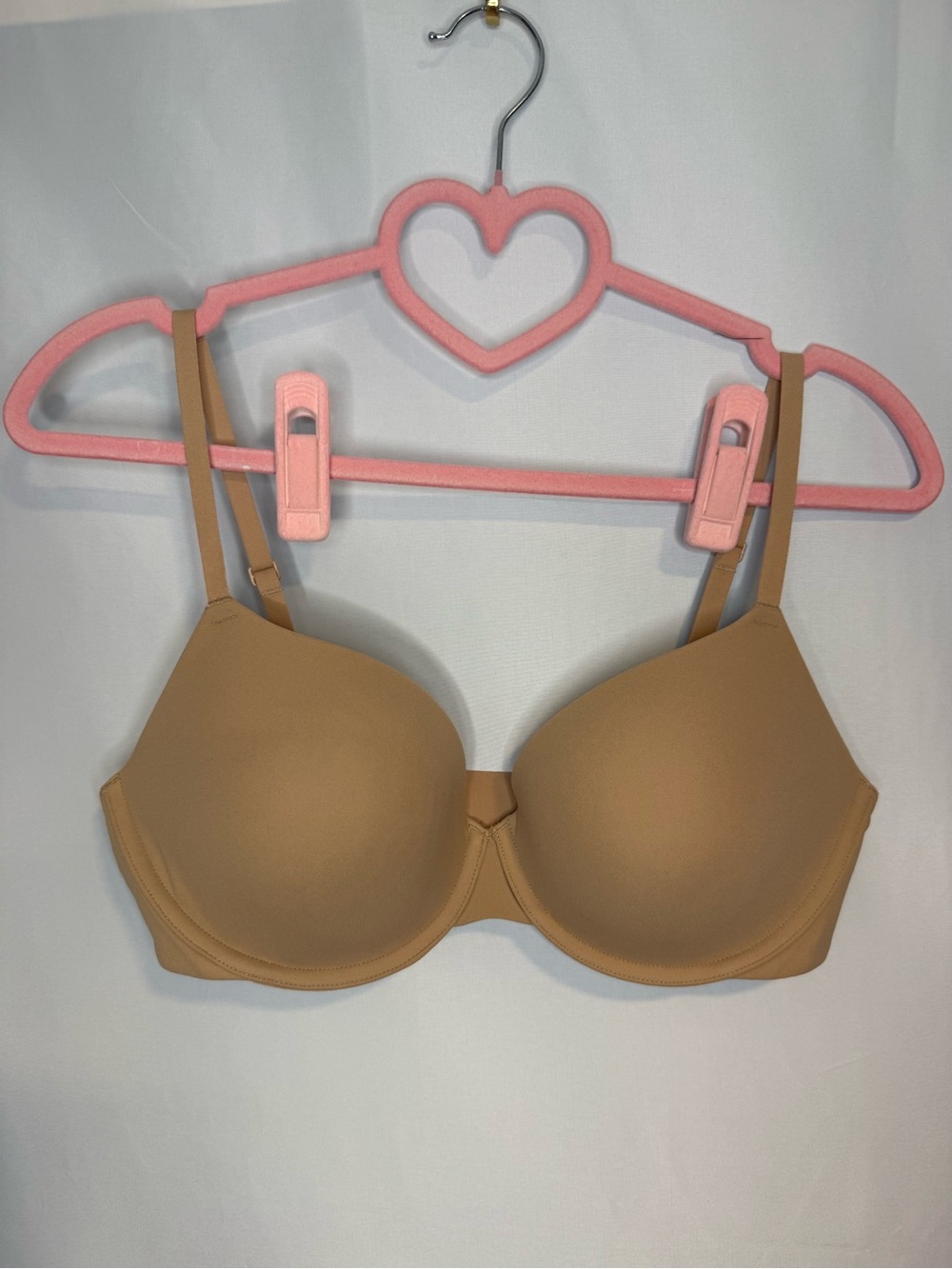 SKIMS Smooth Contour T-Shirt Bra in Beige